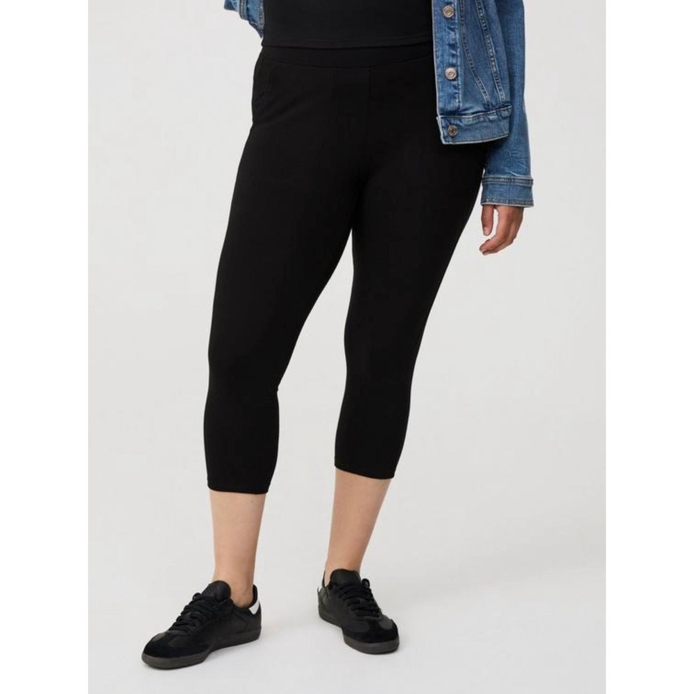 Torrid Size 5 Black Capri Pocket Leggings Cropped Activewear Yoga Pants‎ Plus Sz
